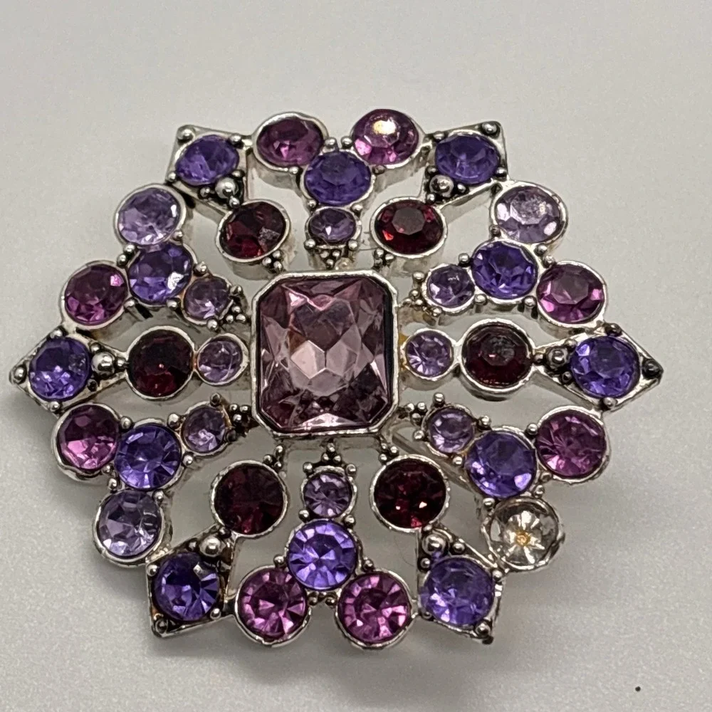 Vintage LC Rhinestone Brooch Silver Tone Purple Pink Floral Statement Pin - Picture 3 of 8